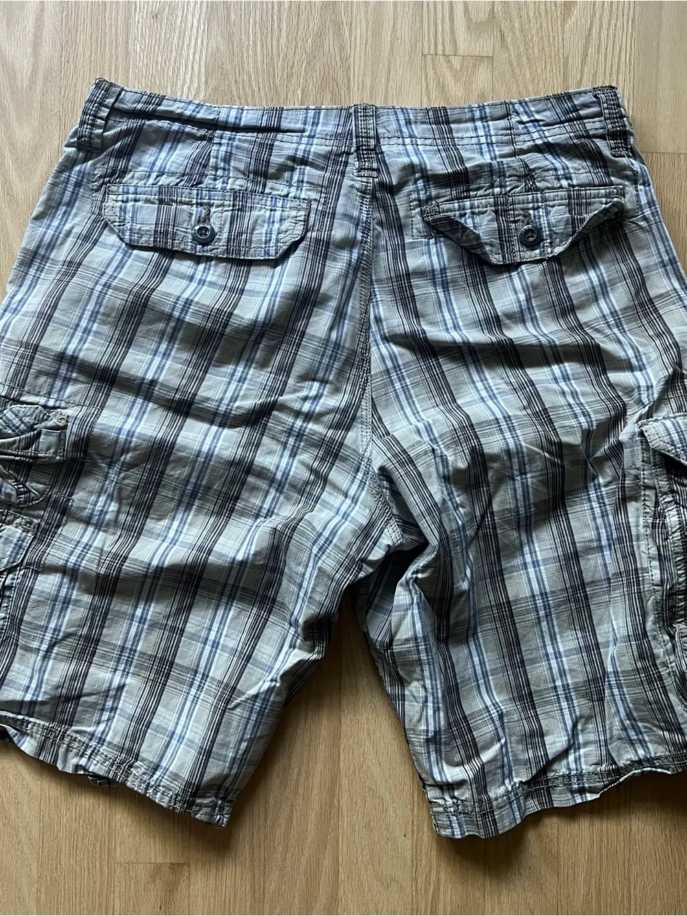 Lee Dungarees Men's Cargo Shorts Beige Plaid 100% Cotton Pockets Size 32